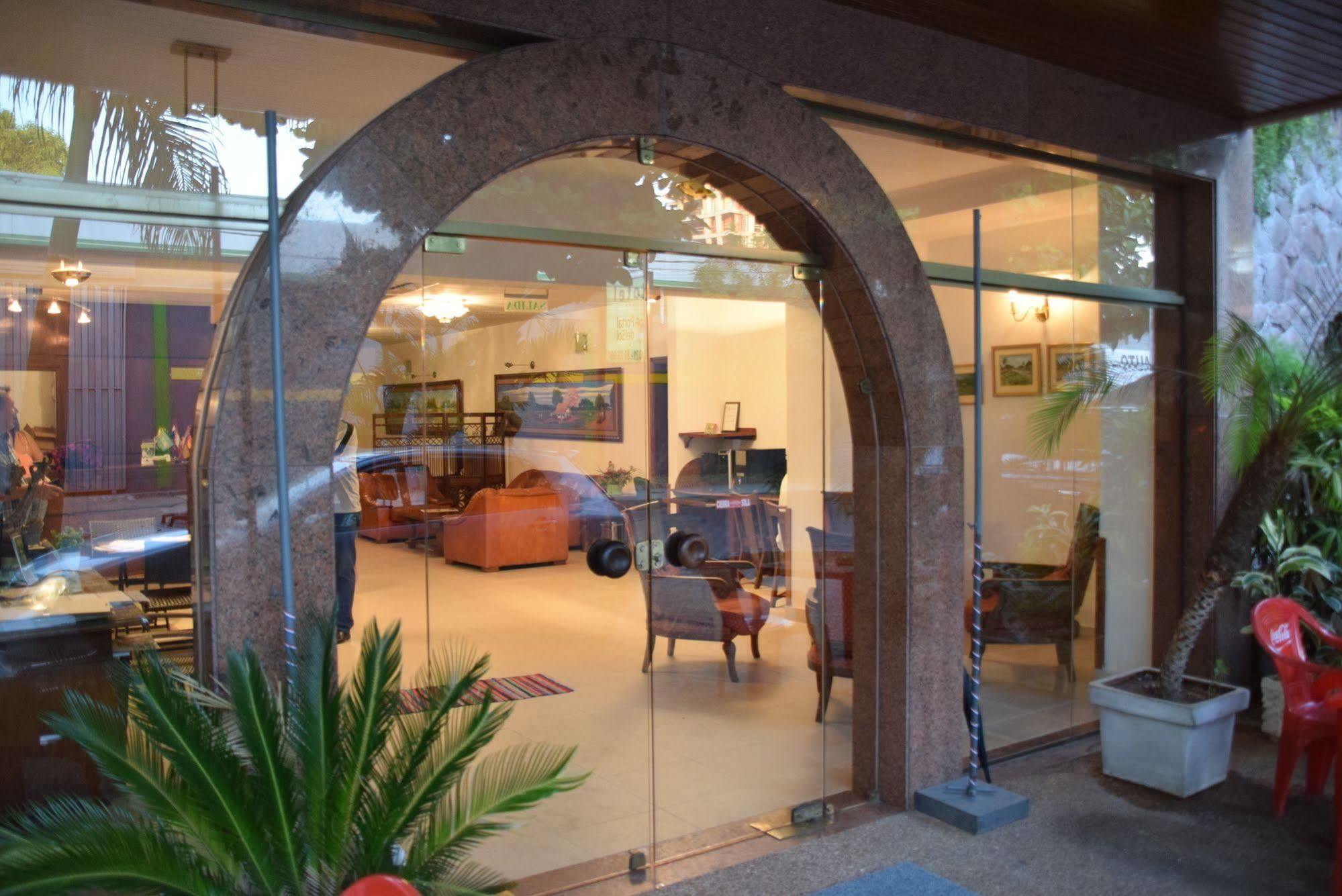 Hotel Portal Del Sol Асунсион Екстериор снимка